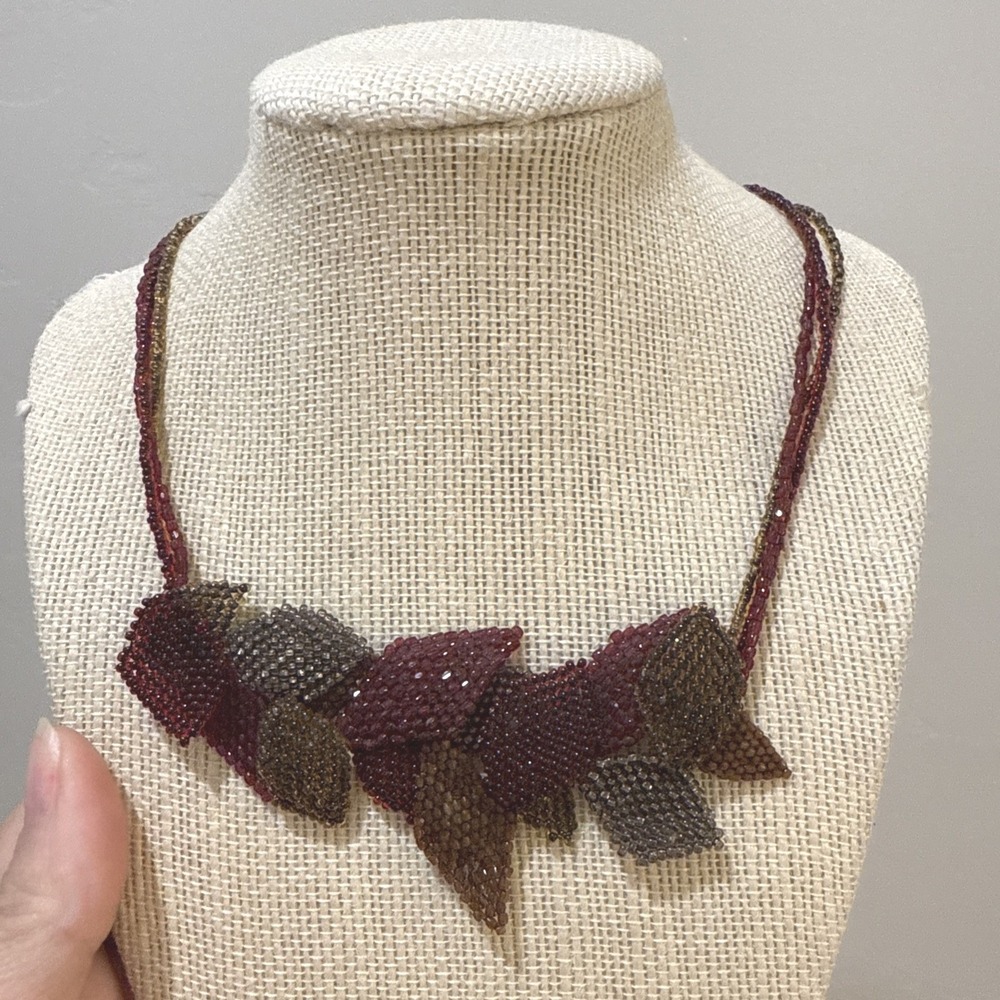 Altiplano beaded necklace flower Geometric design floral beadwork multicolor 17"